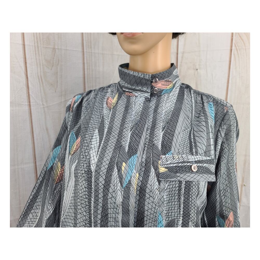 Pykettes Women 14 Abstract Mandarin Collar Long Sleeve Hidden Button Up Closure